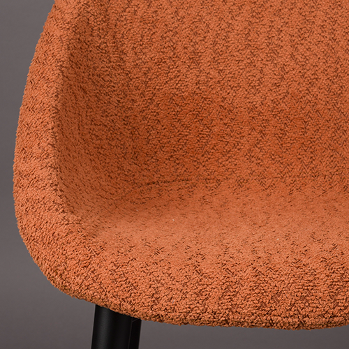 Ergonomicky tvarované sedadlo