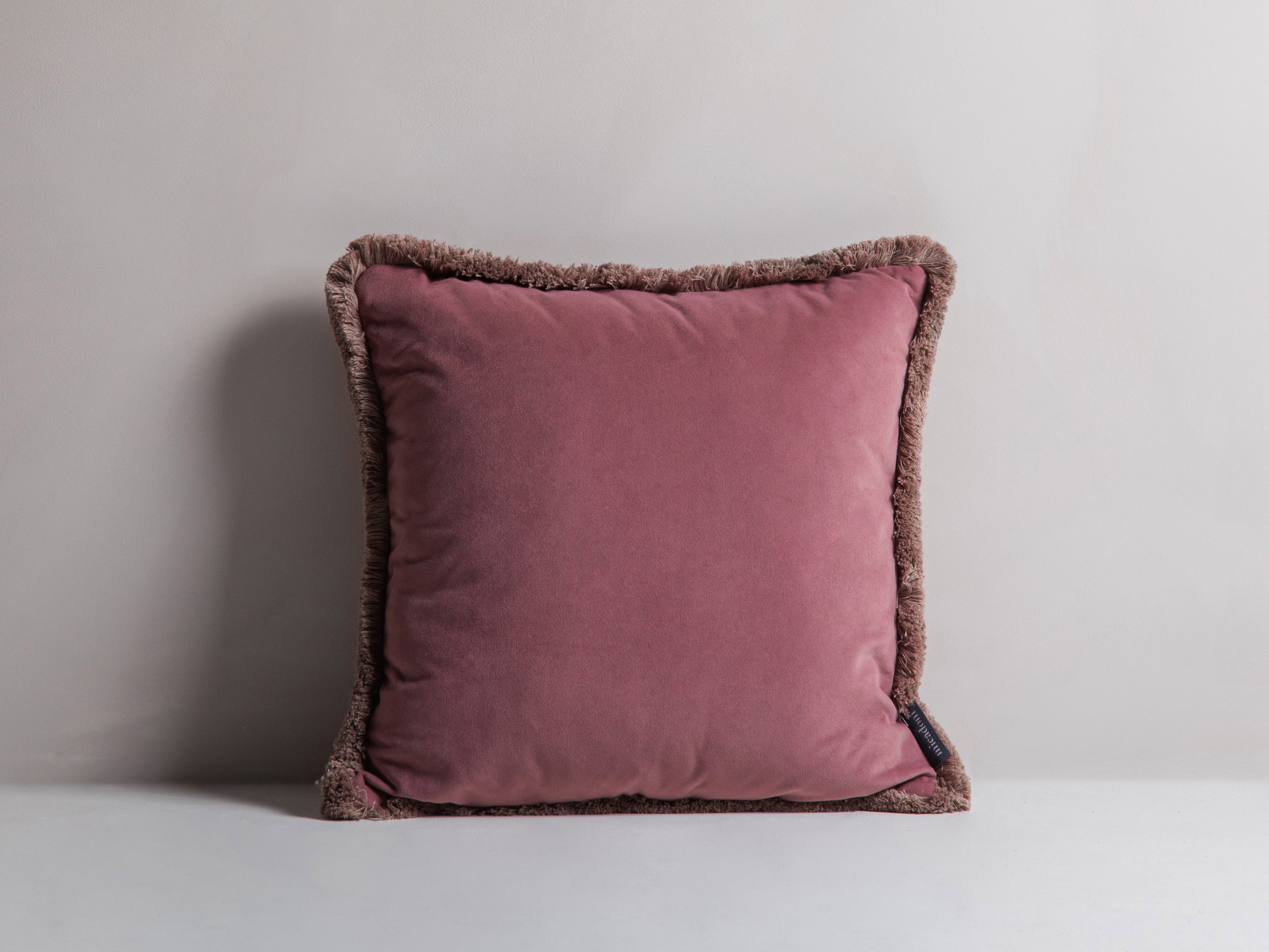 Micadoni Hippy dekoratívny vankúš 45 × 45 × 14 cm - Zamat Matt Velvet 63 + B11 (Mat63b11) - RUŽOVÁ - 45 × 45 × 14 cm