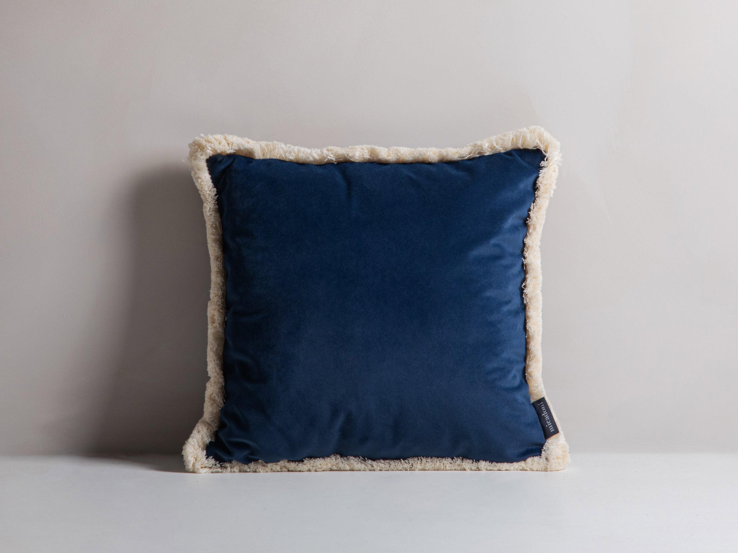 Micadoni Hippy dekoratívny vankúš 45 × 45 × 14 cm - Zamat Matt Velvet 79 + B0 (Mat79b0) - KRÁĽOVSKÁ MODRÁ - 45 × 45 × 14 cm