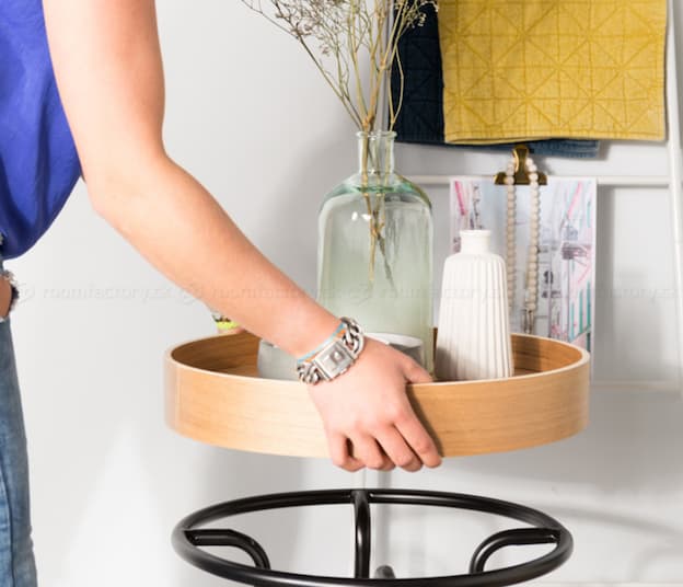 Zuiver Oak Tray stolík do obývačky