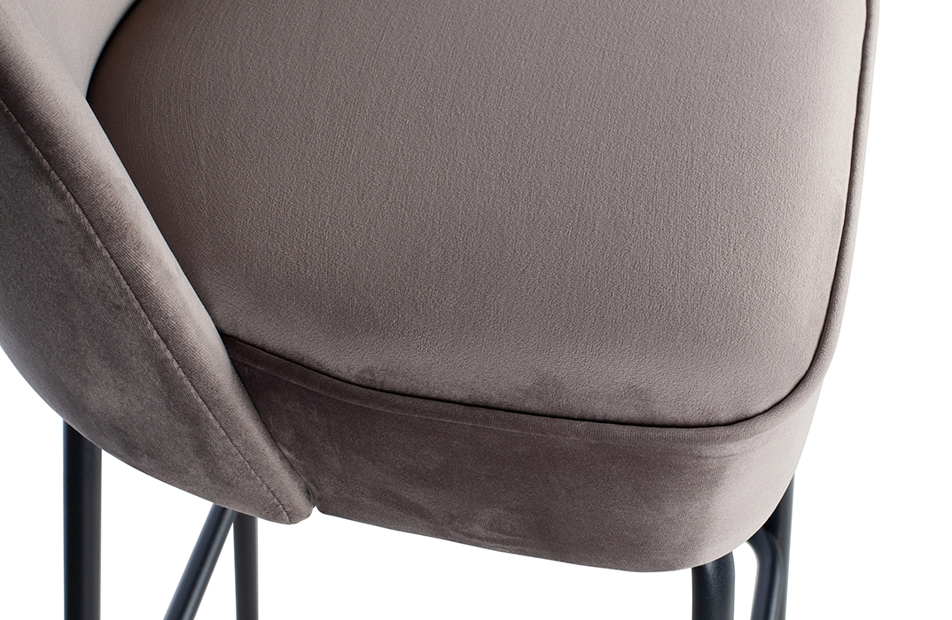BePureHome Vogue čalúnená barová a pultová stolička 1